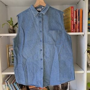 Vintage Simply Basic Women's Sleeveless Denim Shirt Button-Up Blue Size Large